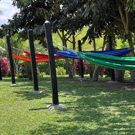 Alojamiento Campestre Hawaii Montenegro Ngoại thất bức ảnh
