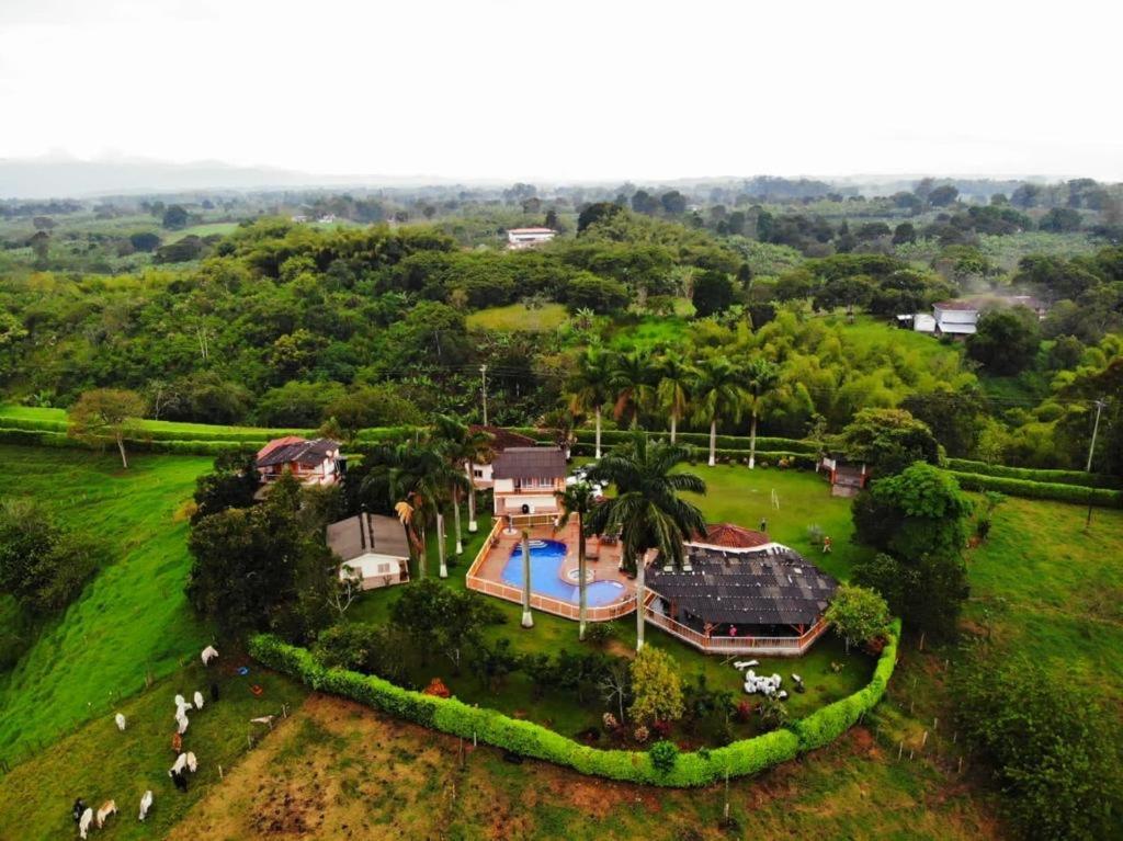 Alojamiento Campestre Hawaii Montenegro Ngoại thất bức ảnh