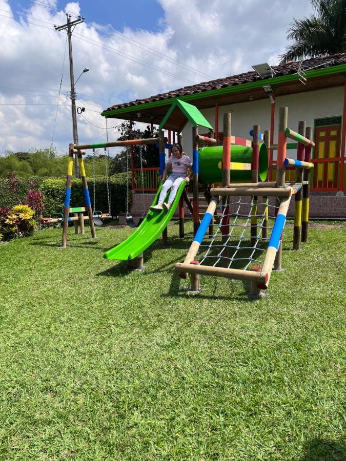 Alojamiento Campestre Hawaii Montenegro Ngoại thất bức ảnh