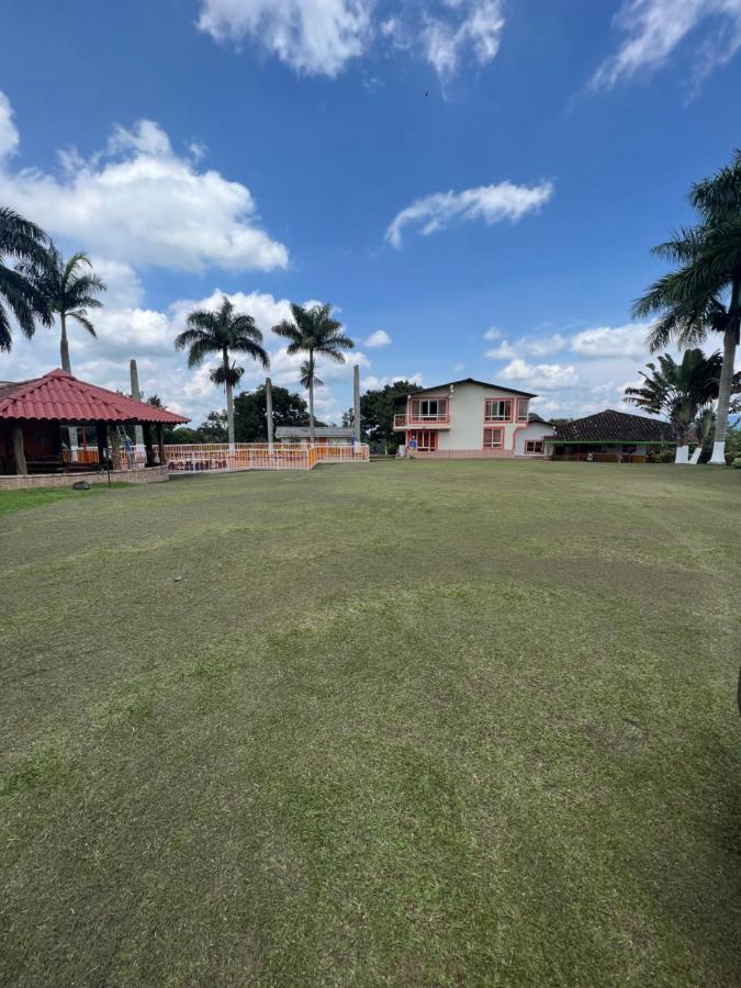 Alojamiento Campestre Hawaii Montenegro Ngoại thất bức ảnh