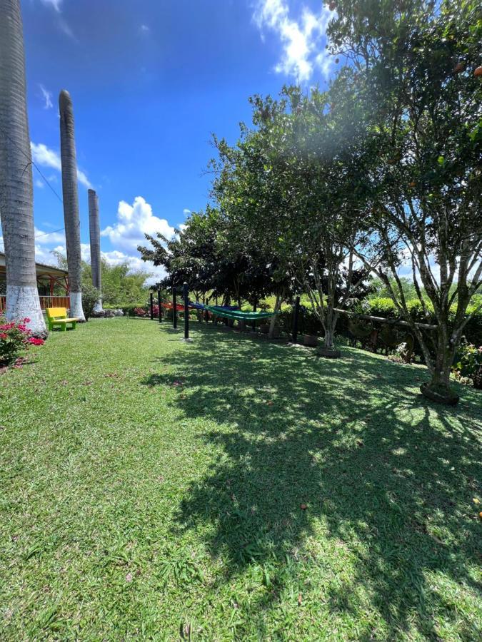Alojamiento Campestre Hawaii Montenegro Ngoại thất bức ảnh